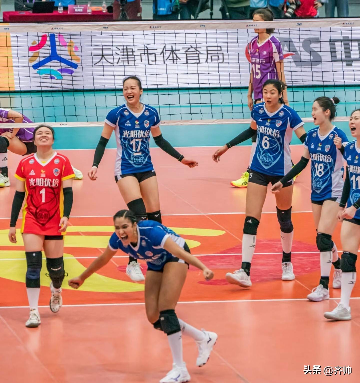 恒大对阵中国女排激战胶着，最终险胜对手