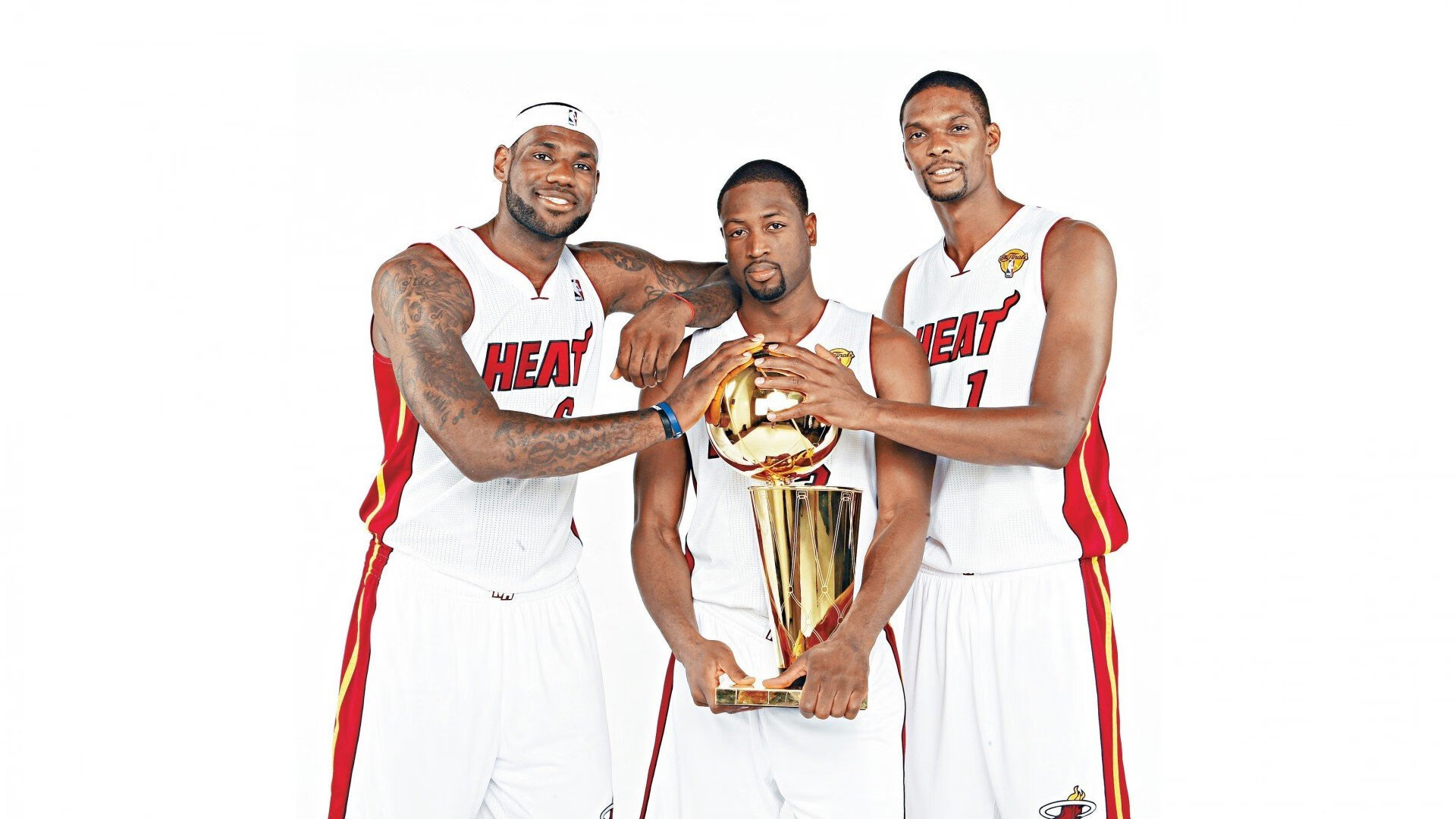 哈登赛事官方发布势不可挡新规，西班牙队争议不断！