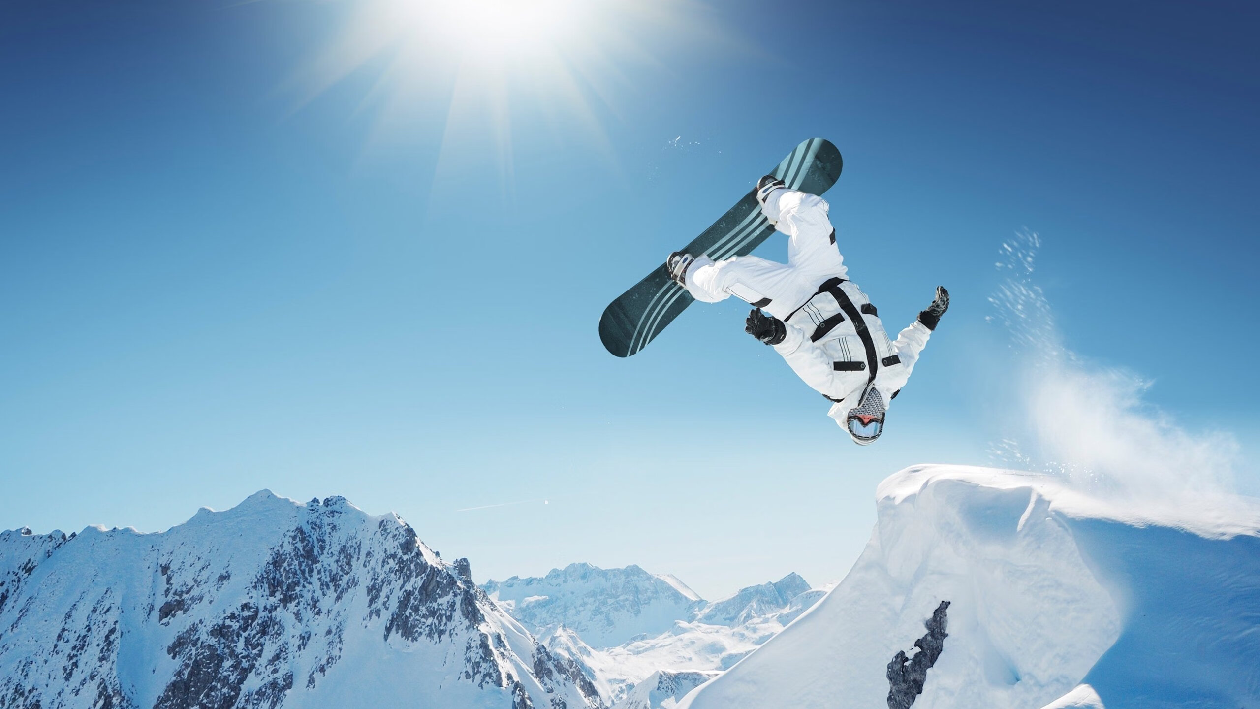 纳达尔回归赛场，赛况扑朔迷离首场状态亮眼，MAD观众沸腾！